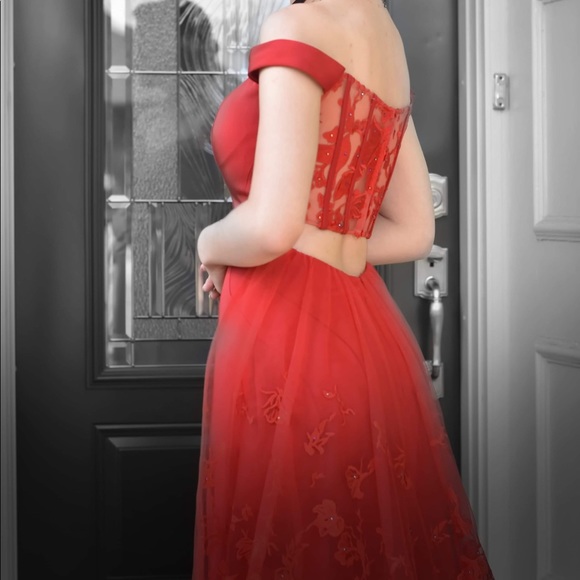Red prom dress - Picture 5 of 6